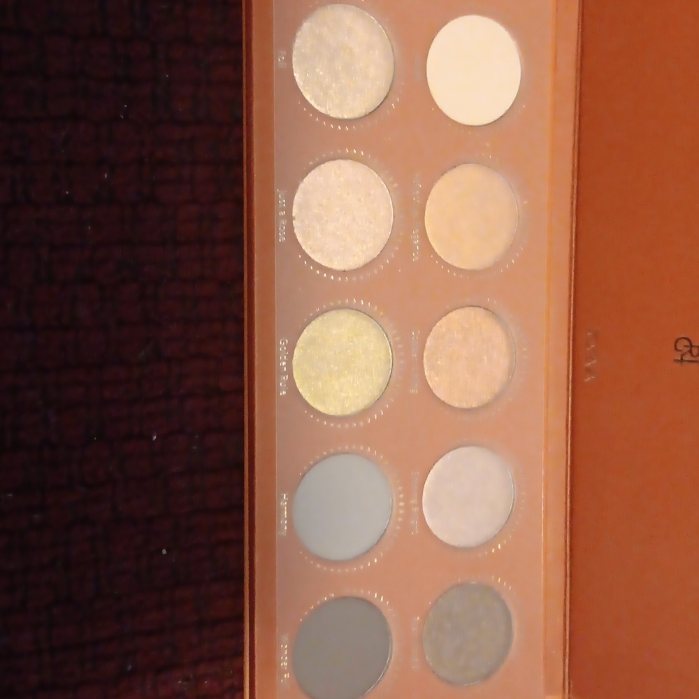 Zoeva eyeshadow palette